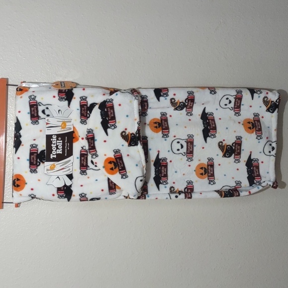 Halloween PlushTootsie Roll hoodedthrow 50x60in